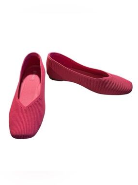 Vivaia Margot Walker Size 13 Square-Toe V-Cut Lightweight Flats NWOT